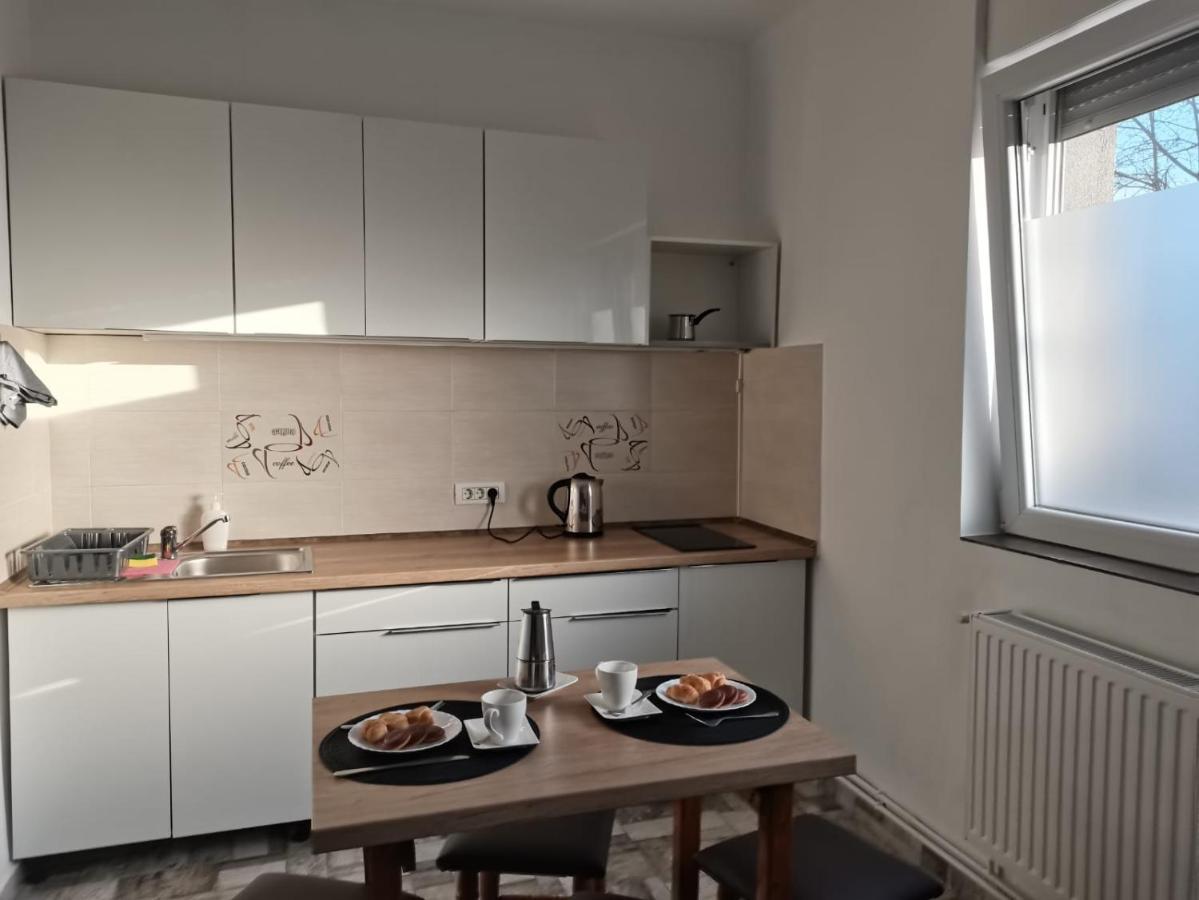 Carla'S Place Ap1 Oradea Extérieur photo